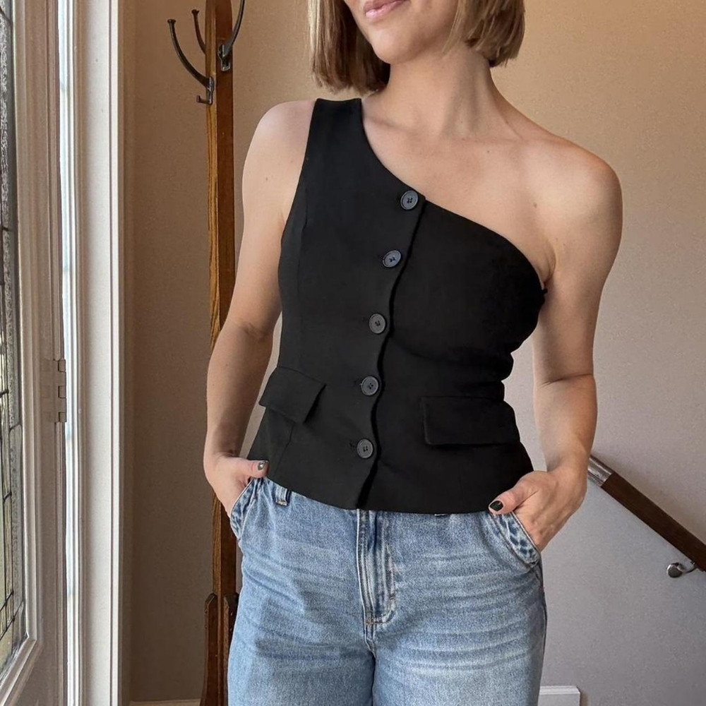 ZARA Black Top with Branded Neck Label - Picture 4 of 4